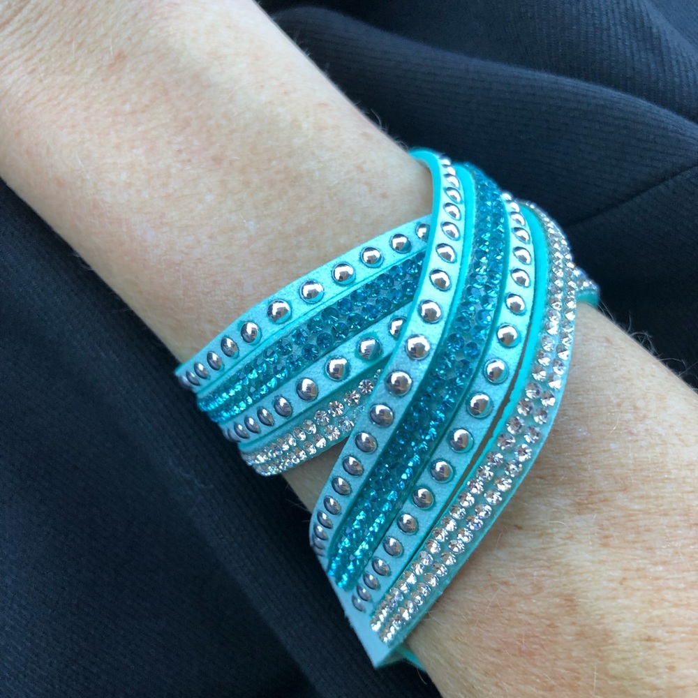 Another color of the 4 strand leather wrap bracelet 15’ with 3 snaps New